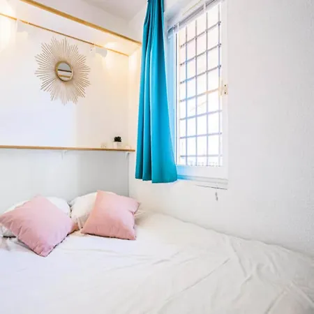 Comfort 1 Bedroom 5 People Apartment *
